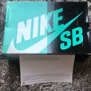 Nike SB “de la soul” lowtop dunks